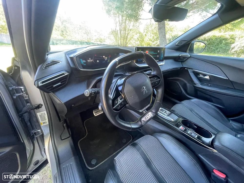 Peugeot e-2008 50 kWh GT - 21