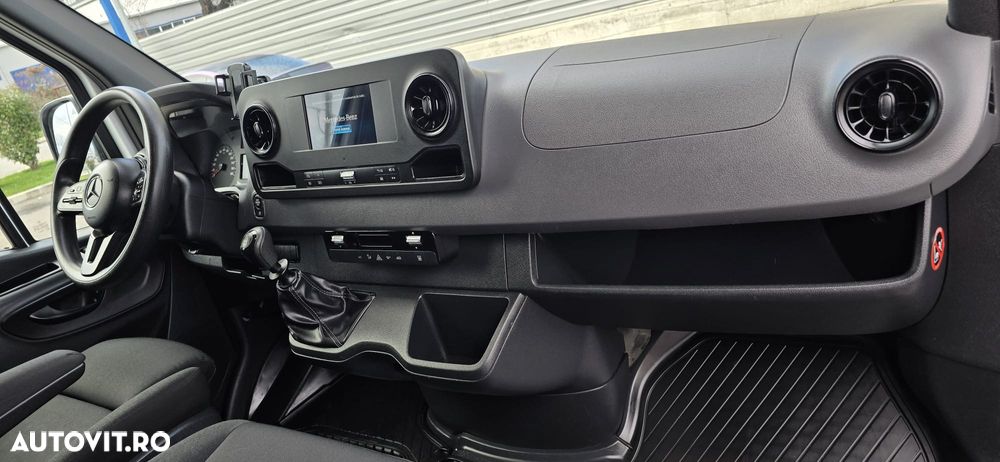 Mercedes-Benz Sprinter - 28