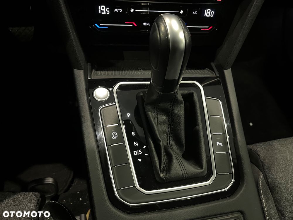 Volkswagen Passat Variant 1.5 TSI EVO Business DSG - 22