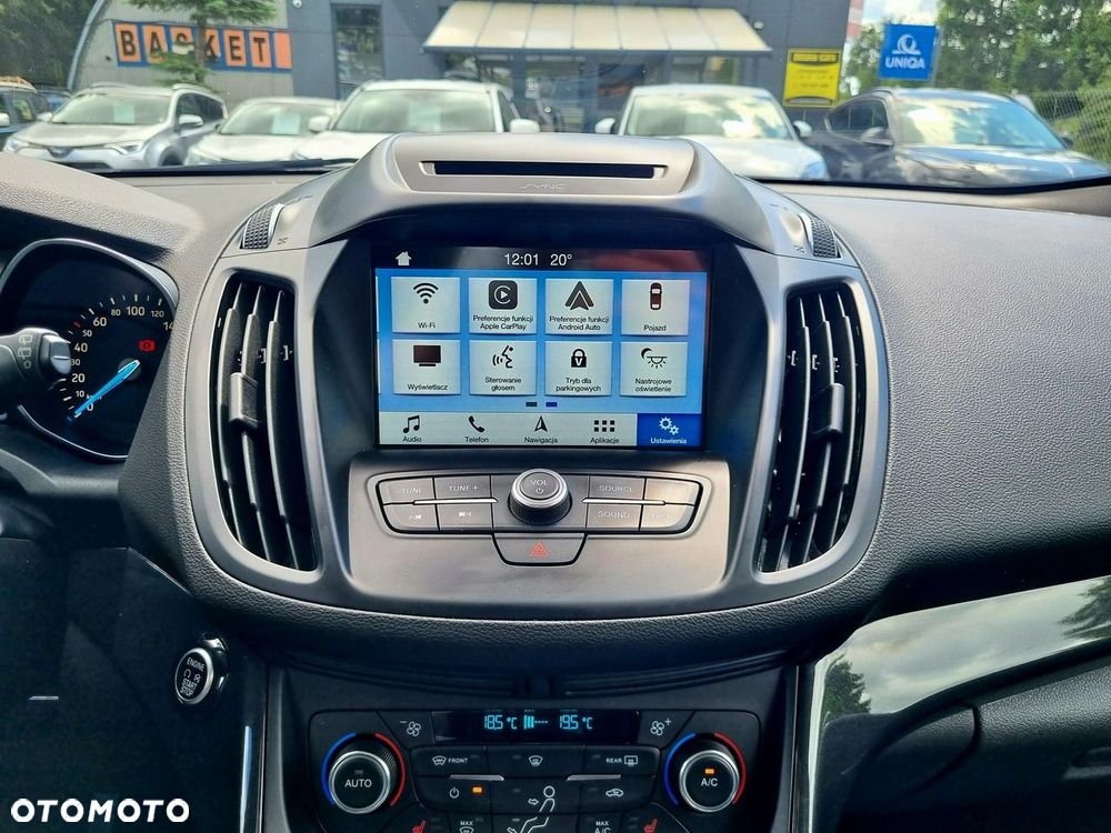 Ford Kuga 1.5 EcoBoost 2x4 Titanium - 24