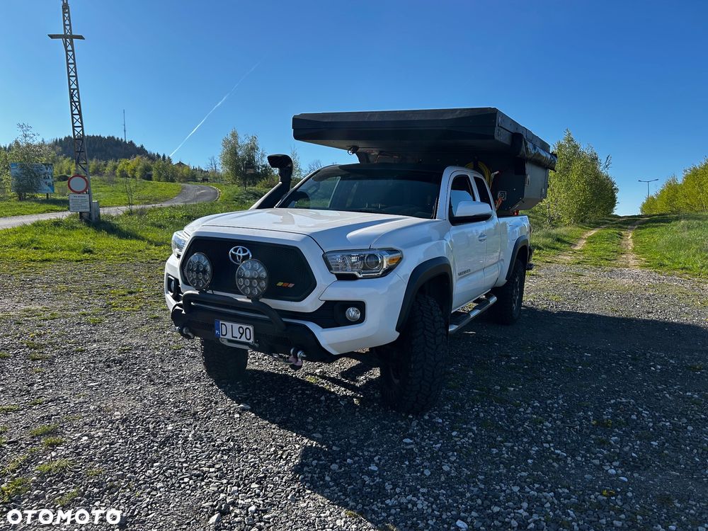 Toyota Tacoma - 1