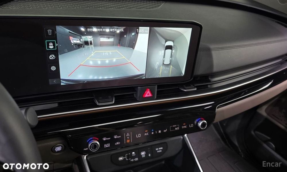 Kia Carnival - 17