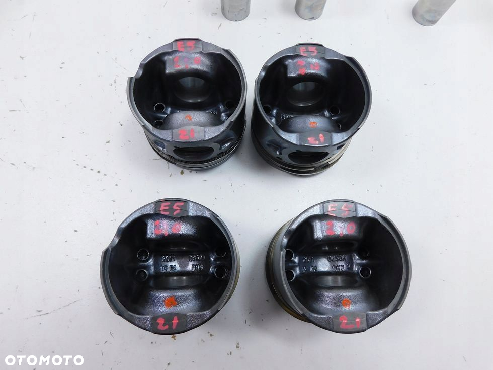 Tłok tłoki 2.0 HDI TDCI EURO5 Ford Peugeot Citroen C5 III S-Max Galaxy 508 - 11