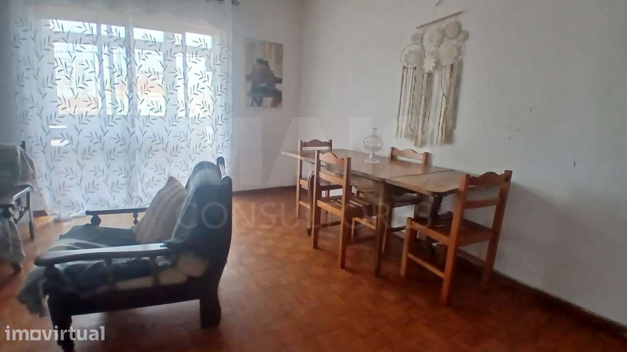 Apartamento T3 com marquise localizado no centro da cidade - Grande imagem: 4/14