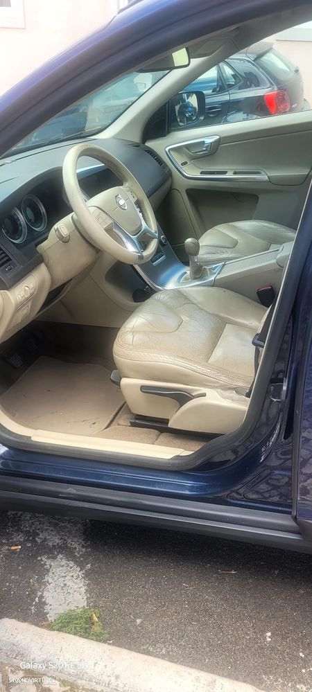 Volvo XC 60 2.0 D4 DRIVe Momentum - 3