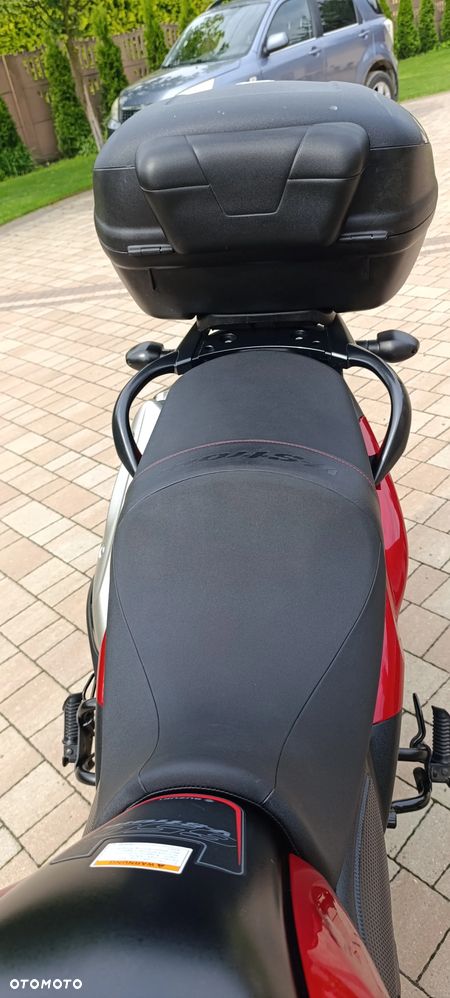 Suzuki V-STROM - 10