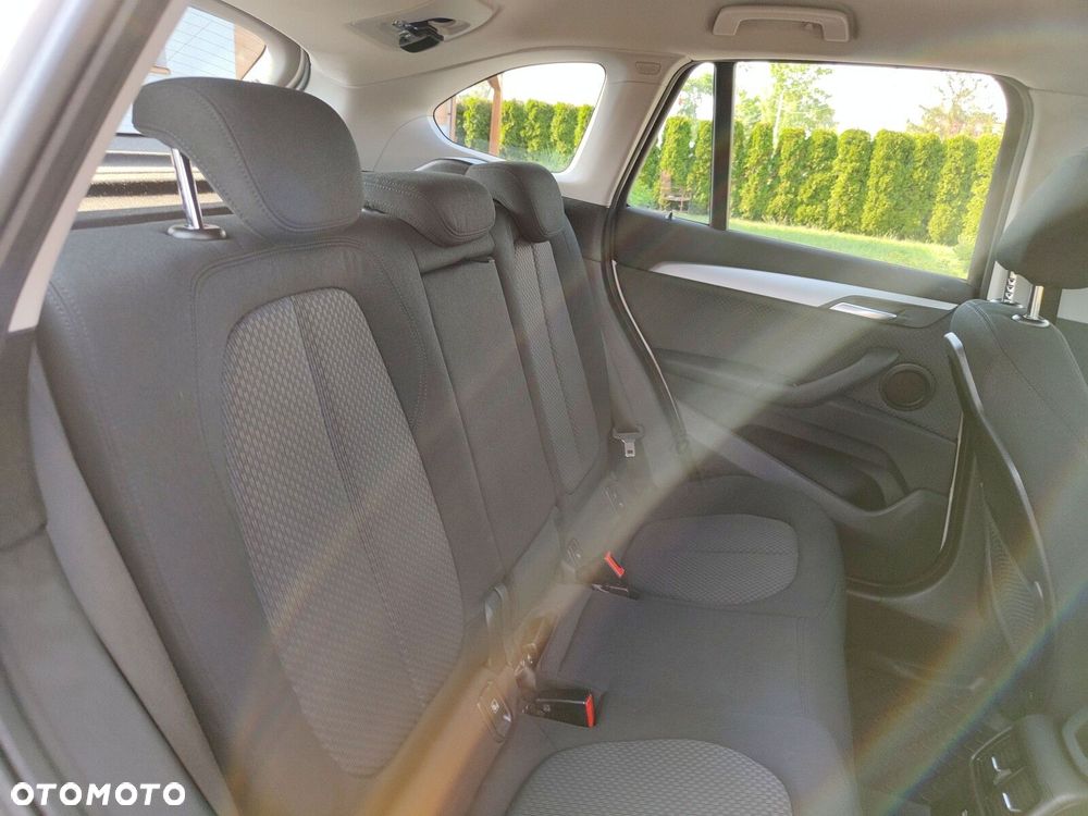 BMW X1 sDrive18i - 21
