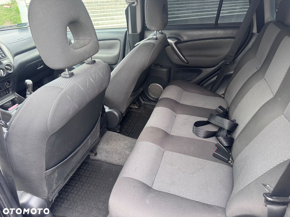 Toyota RAV4 2.0 D-4D 4x4 - 17