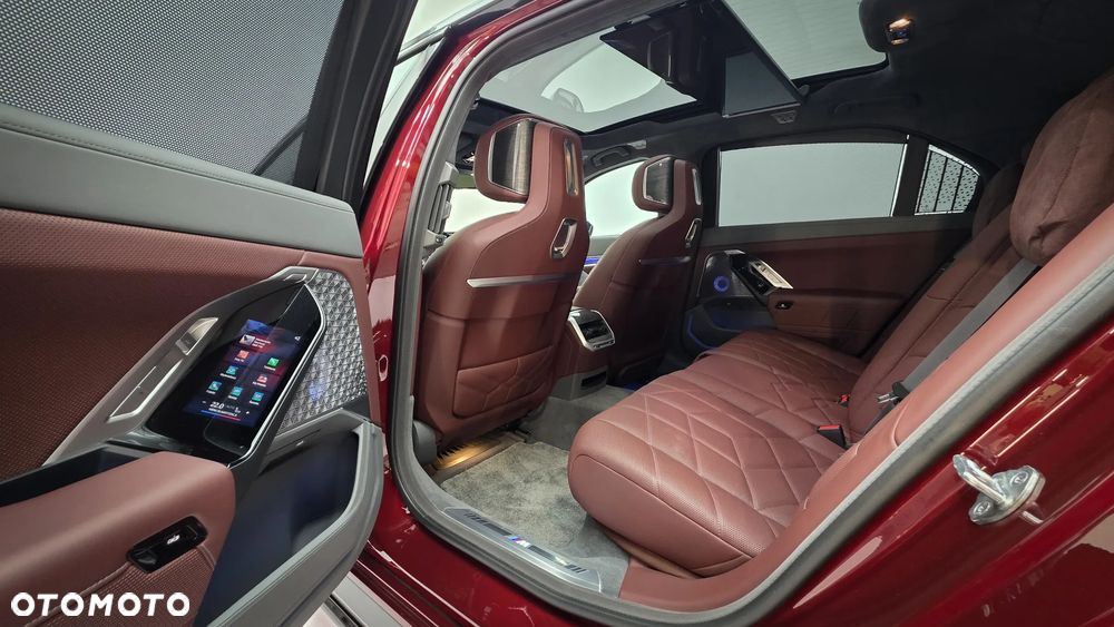 BMW Seria 7 M760e PHEV xDrive sport - 26