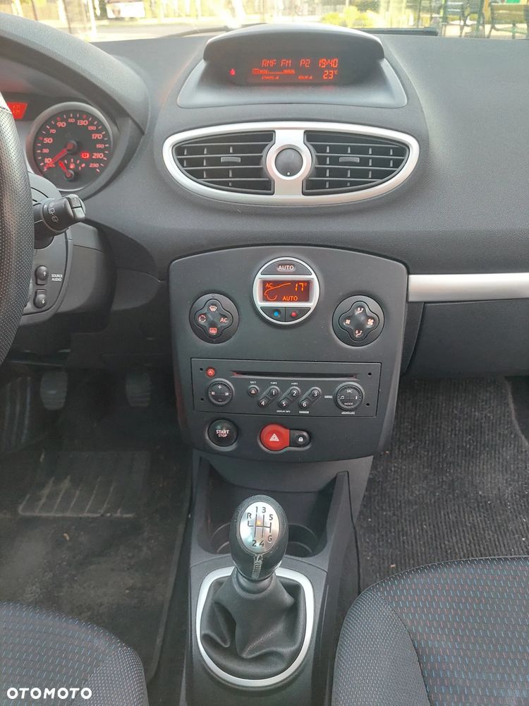 Renault Clio - 10