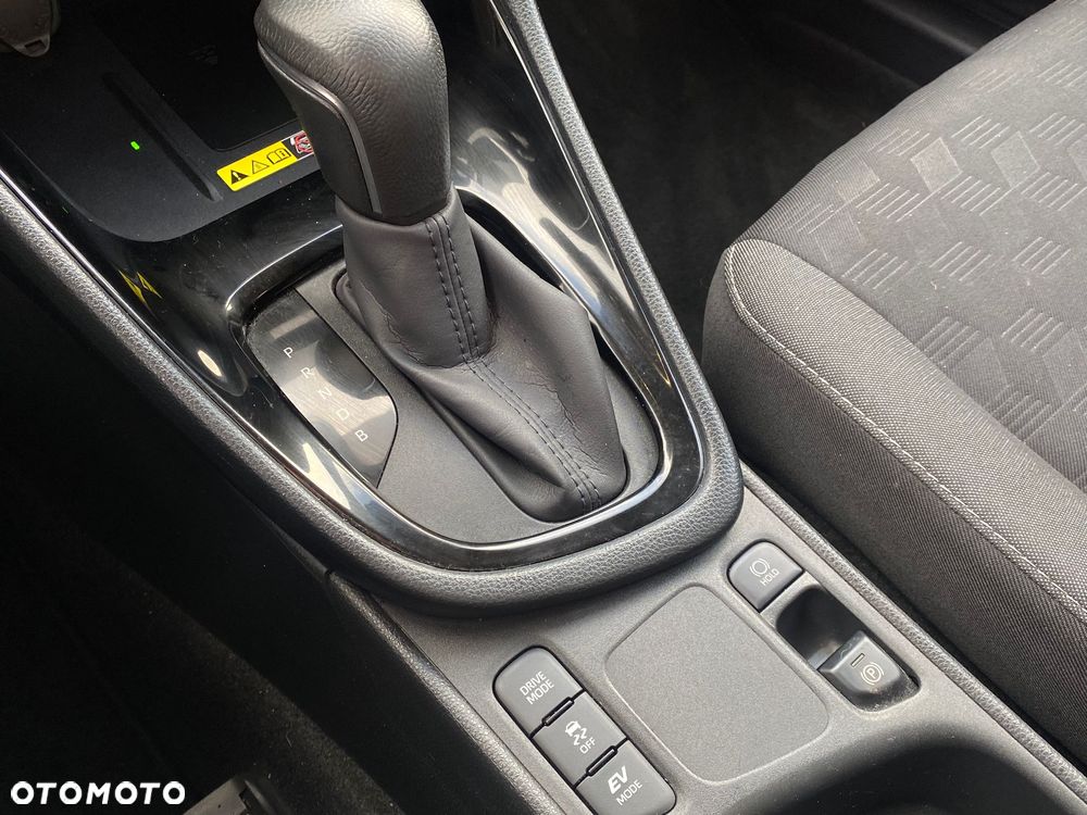 Toyota Yaris Hybrid 1.5 Style - 26