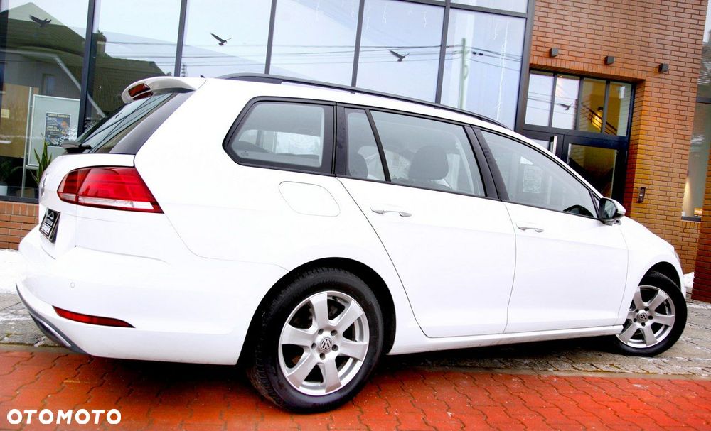 Volkswagen Golf - 27