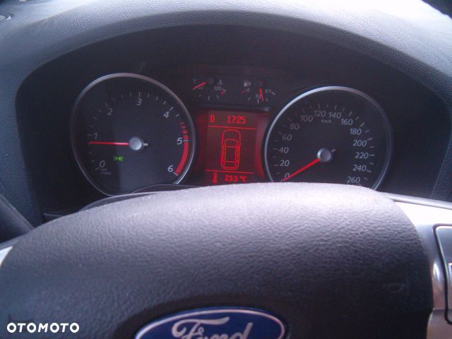 Ford Galaxy - 22