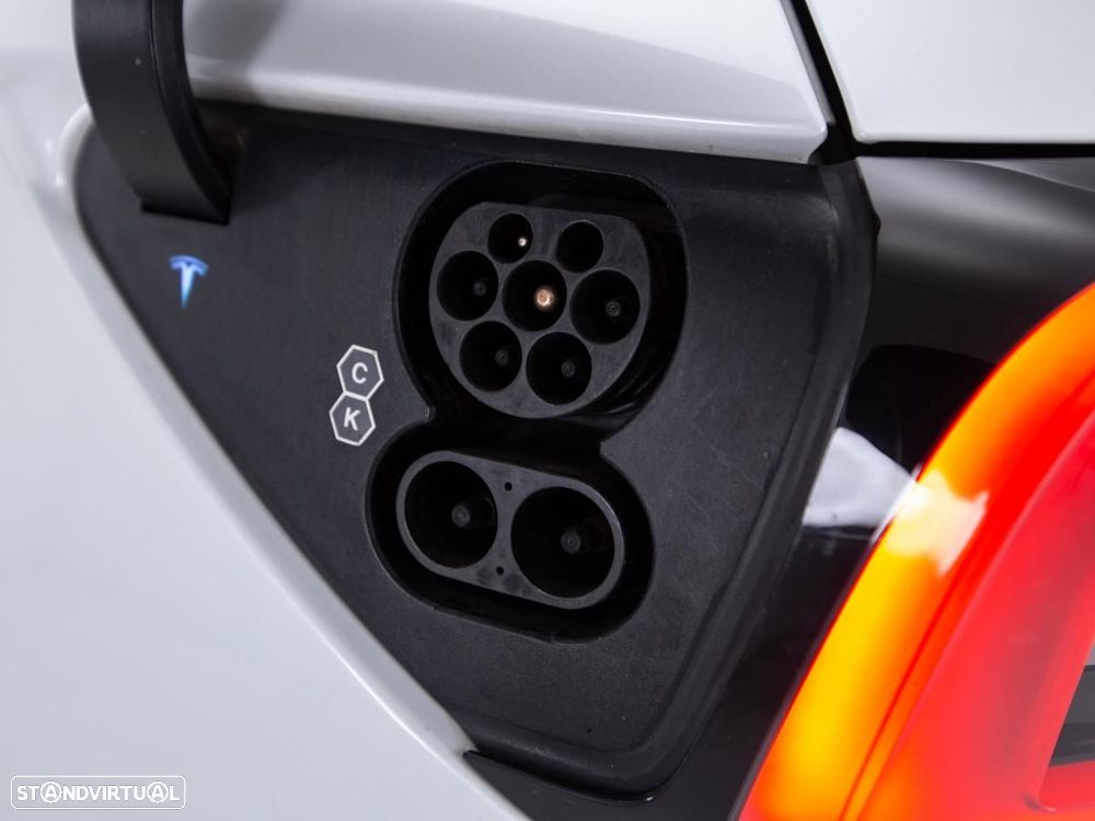 Tesla Model Y Long Range Tração Traseira - 17