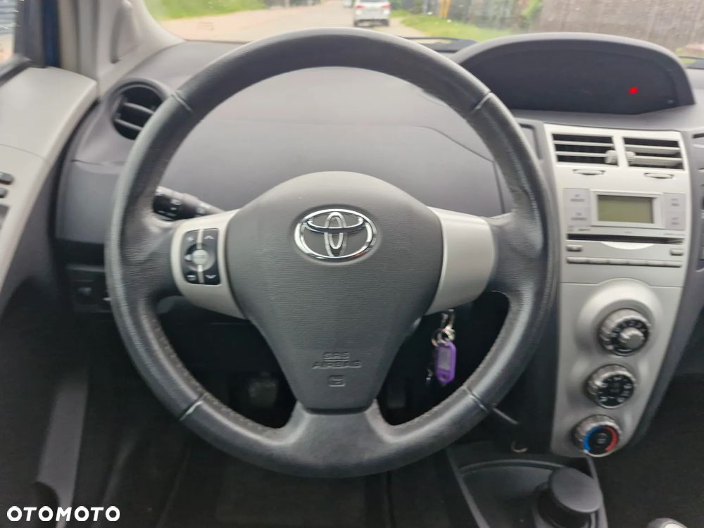 Toyota Yaris 1.0 Luna A/C - 25