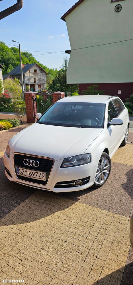 Audi A3 Sportback 1.6 TDI DPF Attraction - 3