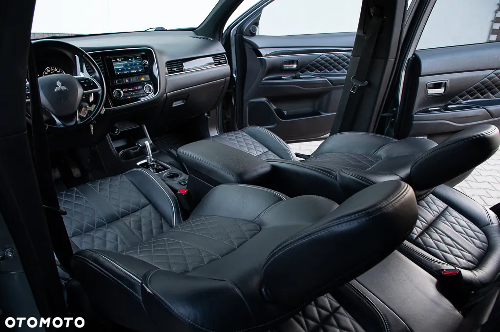 Mitsubishi Outlander 2.0 2WD CVT Diamant Edition+ - 29