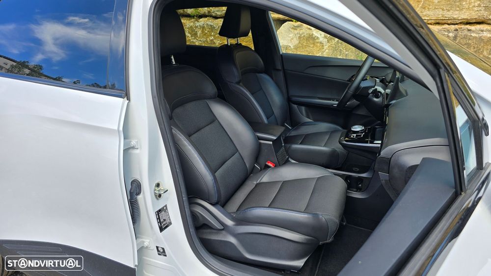 MG MG4 64 kWh Luxury - 44