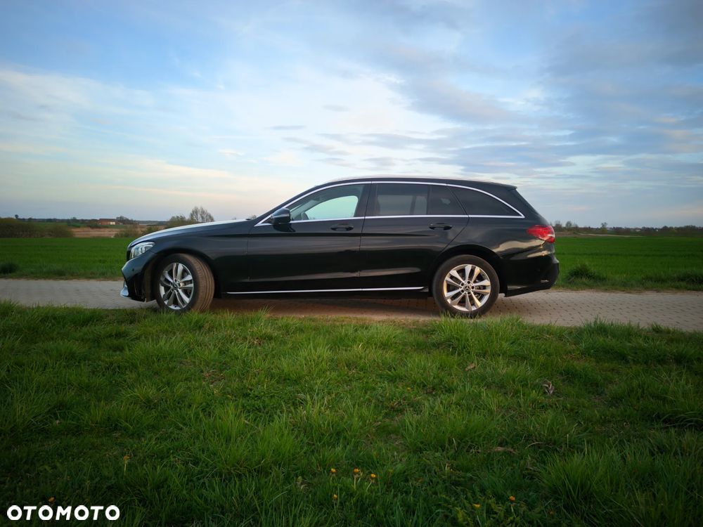 Mercedes-Benz Klasa C 220 d 4Matic 9G-TRONIC AMG Line - 29