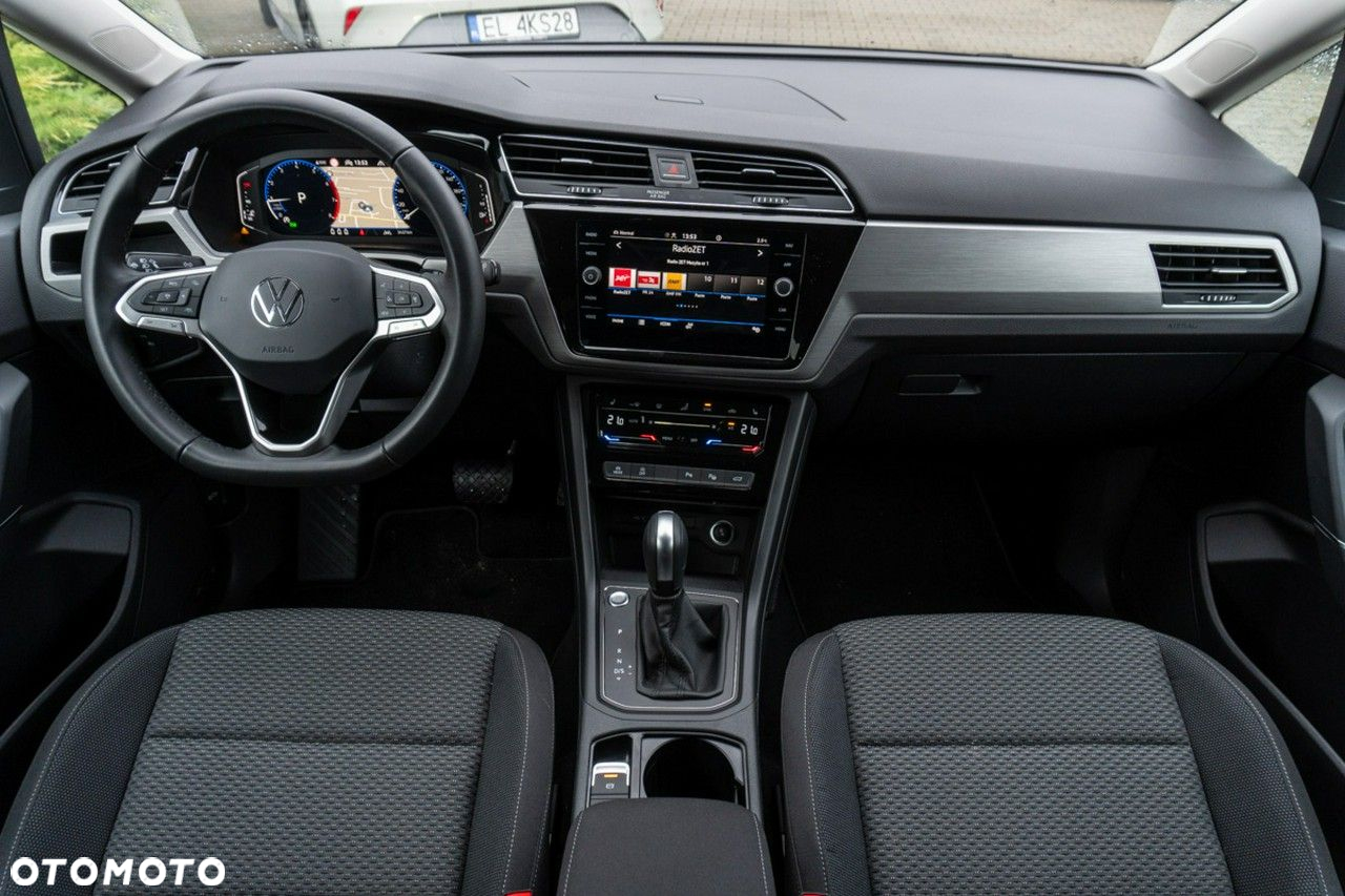 Volkswagen Touran - 16