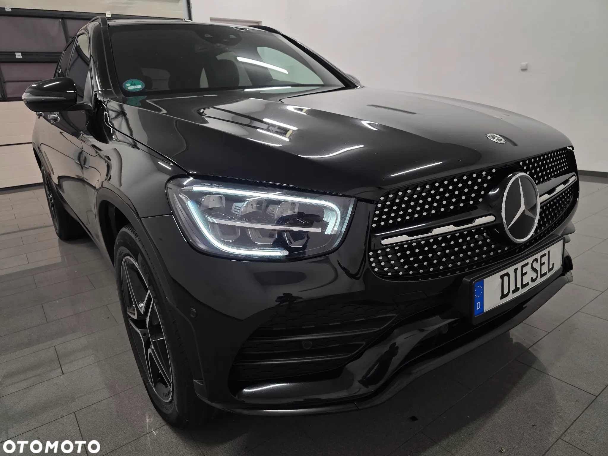 Mercedes-Benz GLC 300 d 4Matic 9G-TRONIC AMG Line Plus - 31
