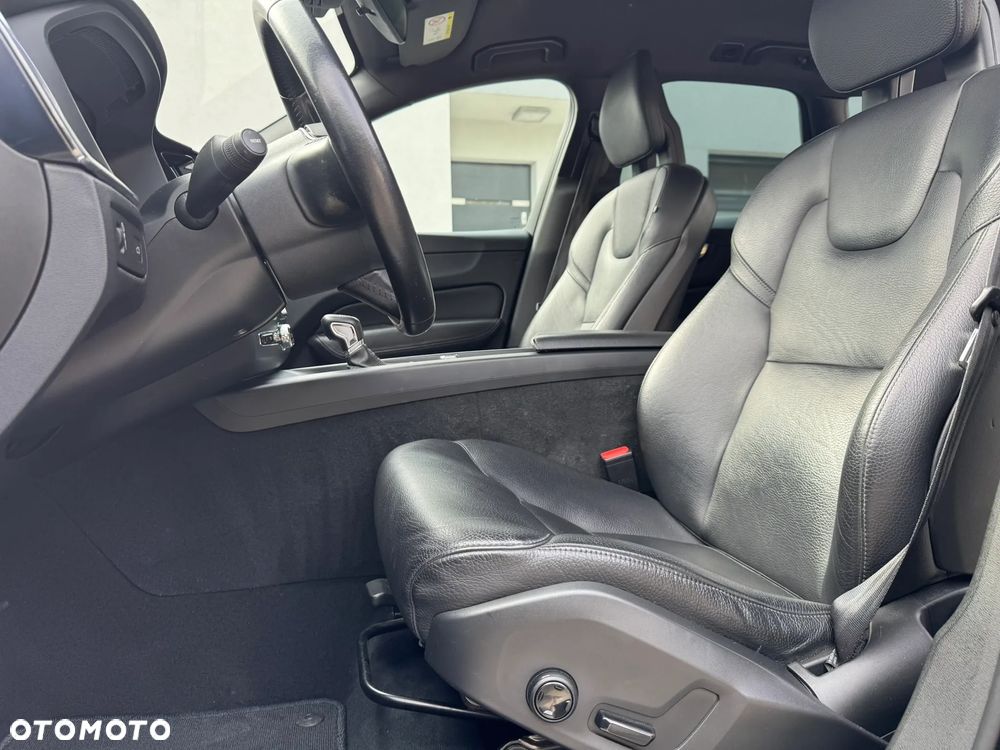 Volvo XC 60 D4 AWD Geartronic Momentum - 17