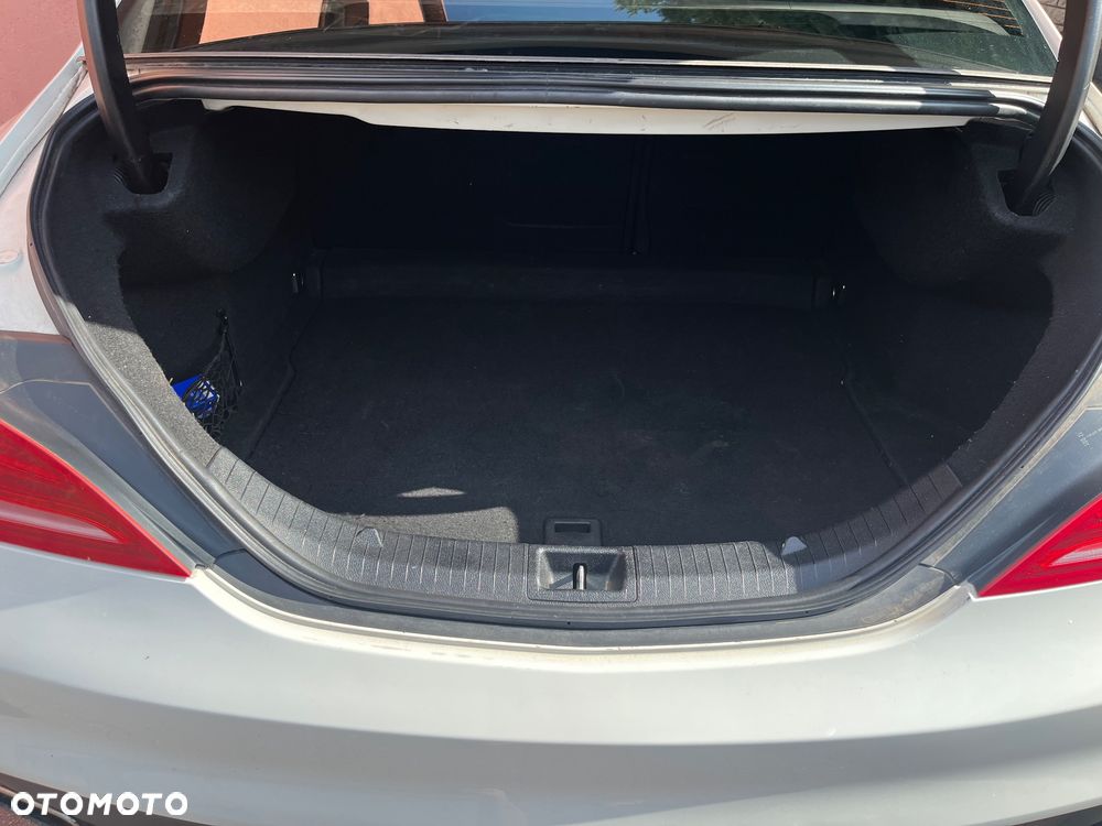 Mercedes-Benz CLA 250 4Matic 7G-DCT - 16