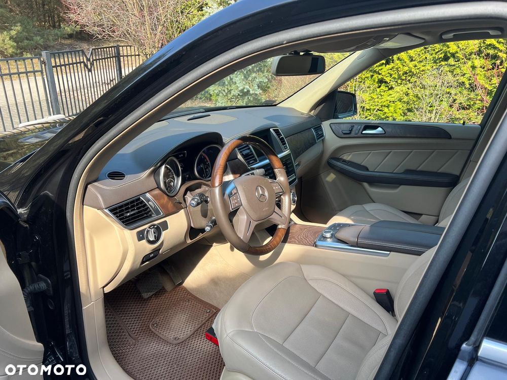 Mercedes-Benz GL 350 BlueTec 4-Matic - 14