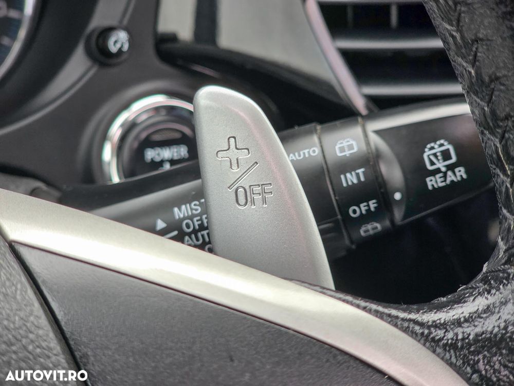 Mitsubishi Outlander 2.0 4WD Plus - 36