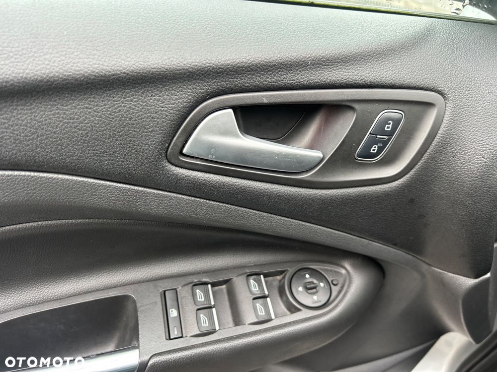 Ford Kuga 1.5 EcoBoost 2x4 Titanium - 17