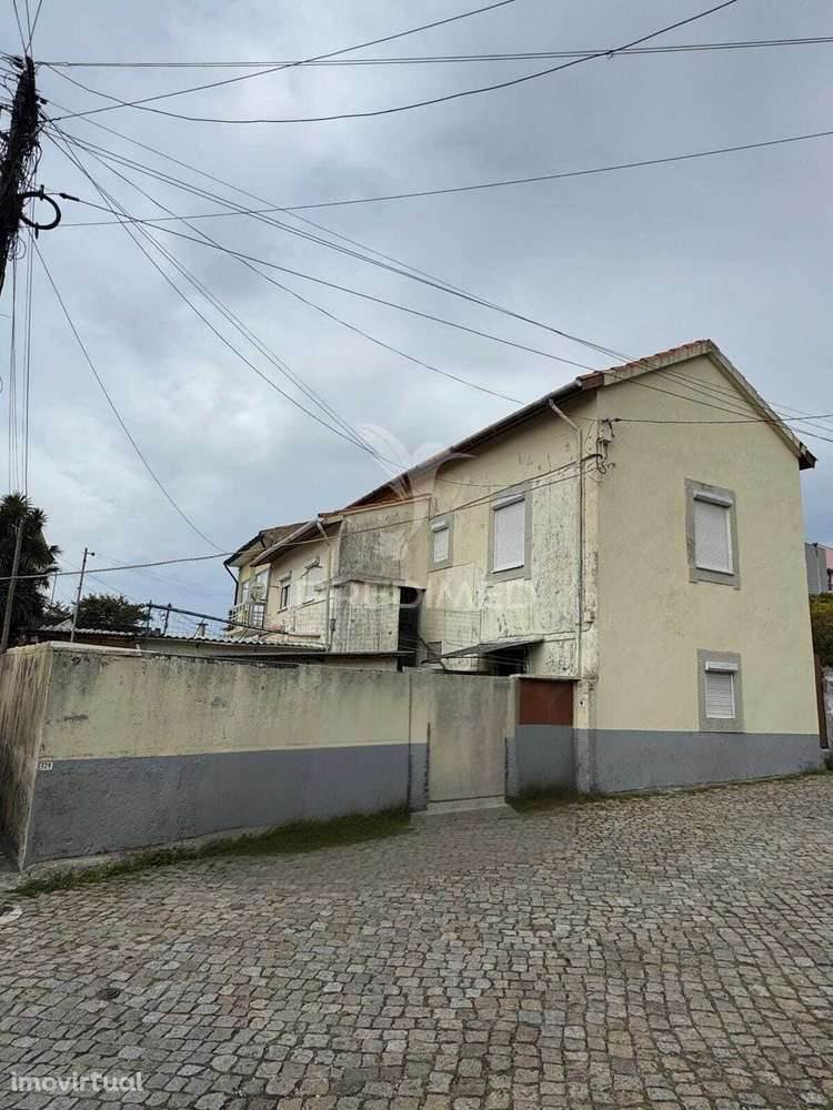 Moradia em Canidelo com cinco casas independentes - Grande imagem: 2/10