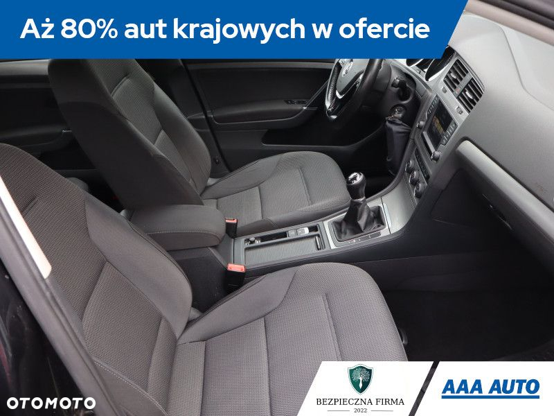 Volkswagen Golf - 10