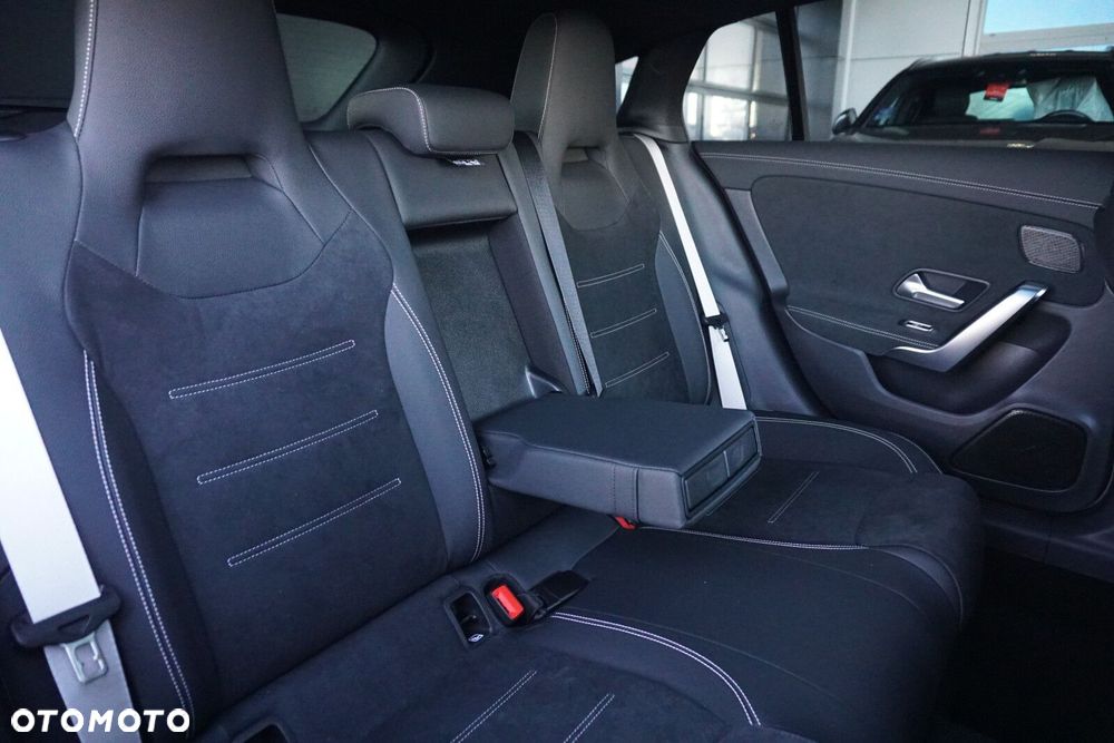 Mercedes-Benz CLA - 9