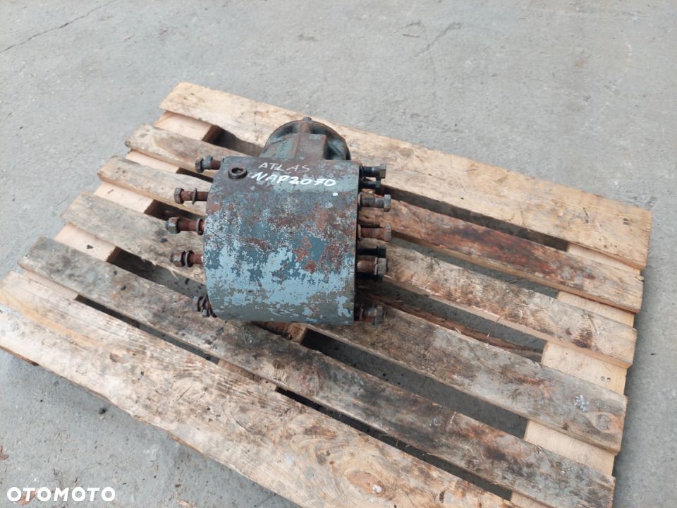 OBUDOWA DYFERENCJAŁU ATLAS KOPARKA [D-23, SZ-12] [NAP 2070] - 1