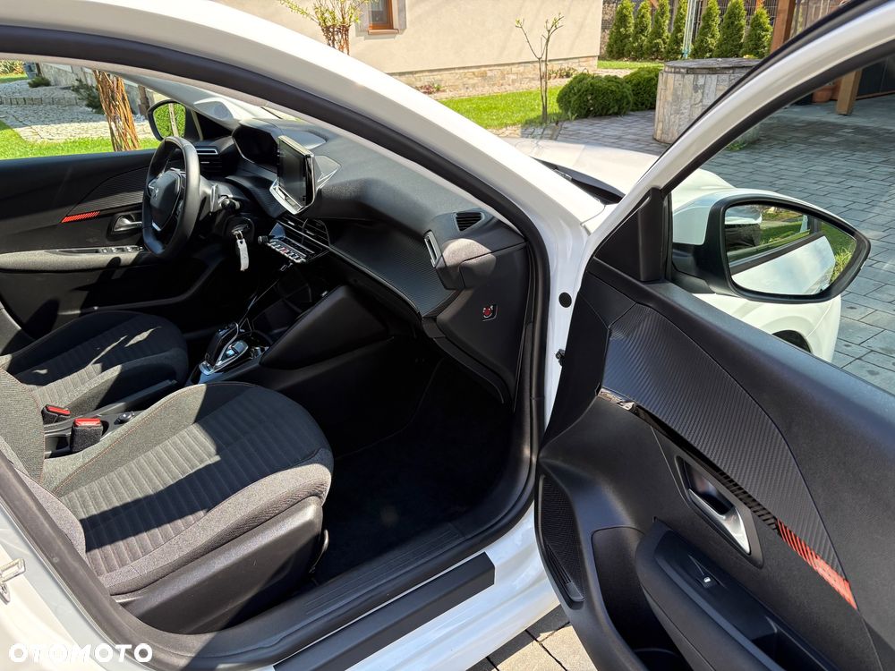 Peugeot 208 - 35