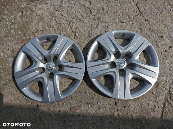 Opel Insignia Kołpaki 17" 2 szt 5x120 NOWE