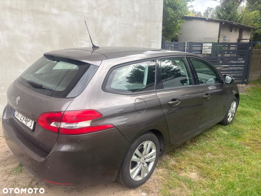 Peugeot 308 - 8