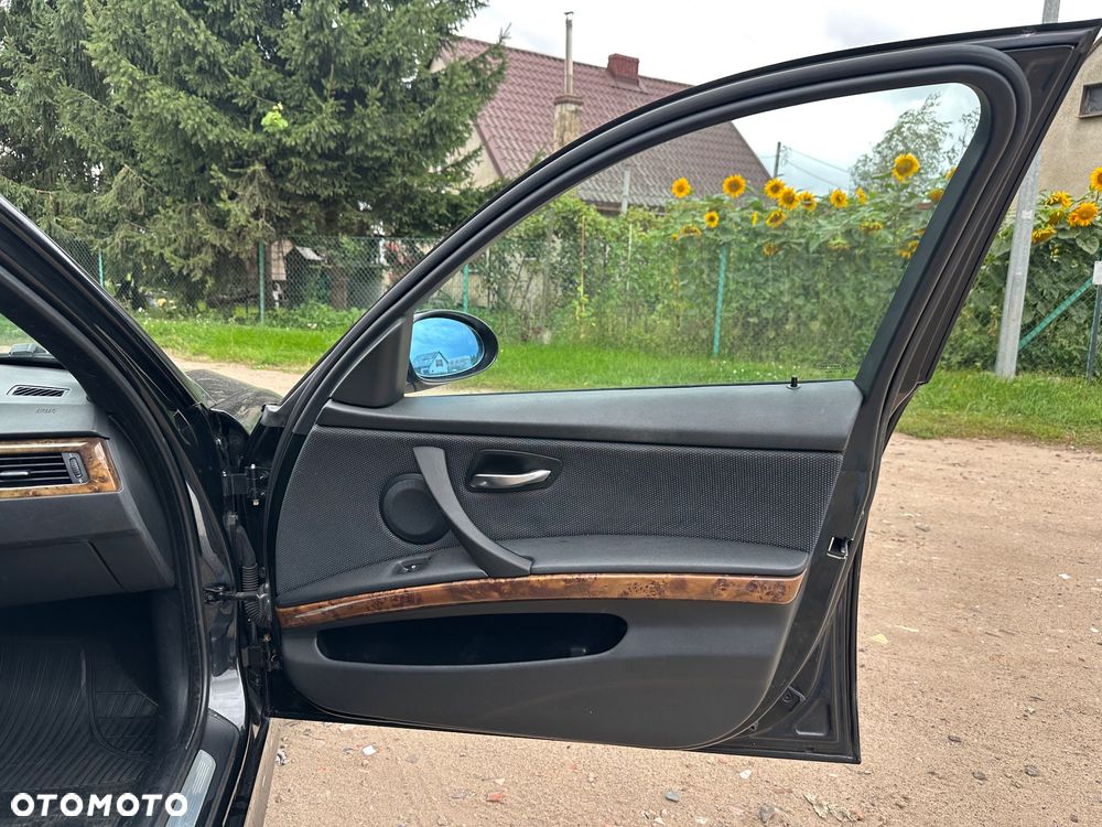 BMW Seria 3 320i - 22