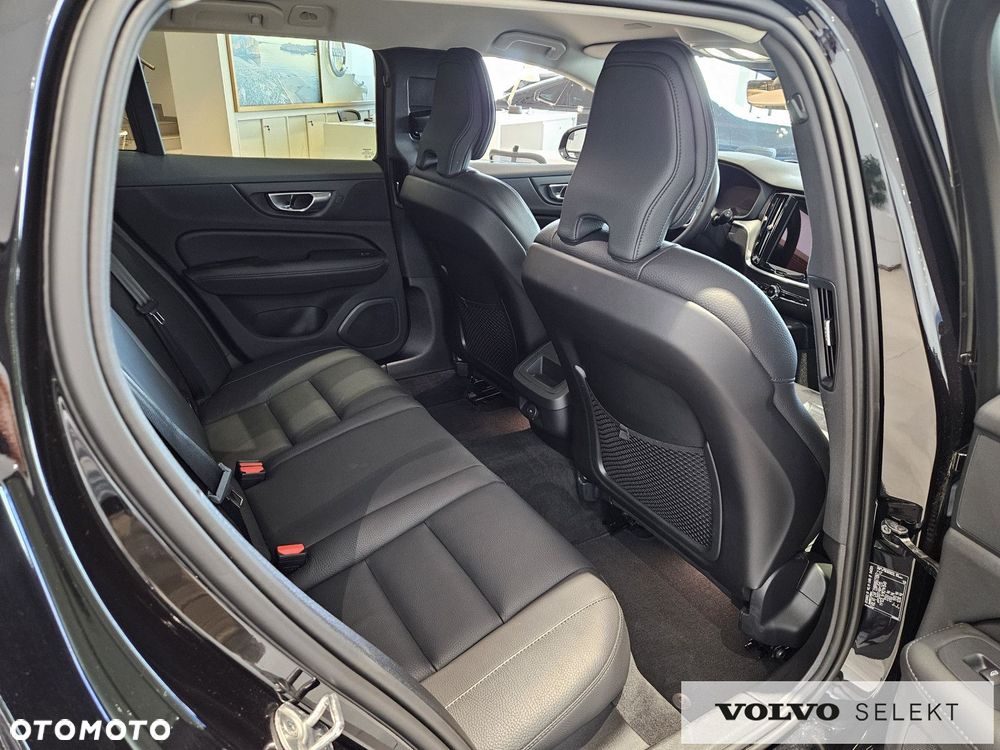 Volvo V60 Cross Country - 14