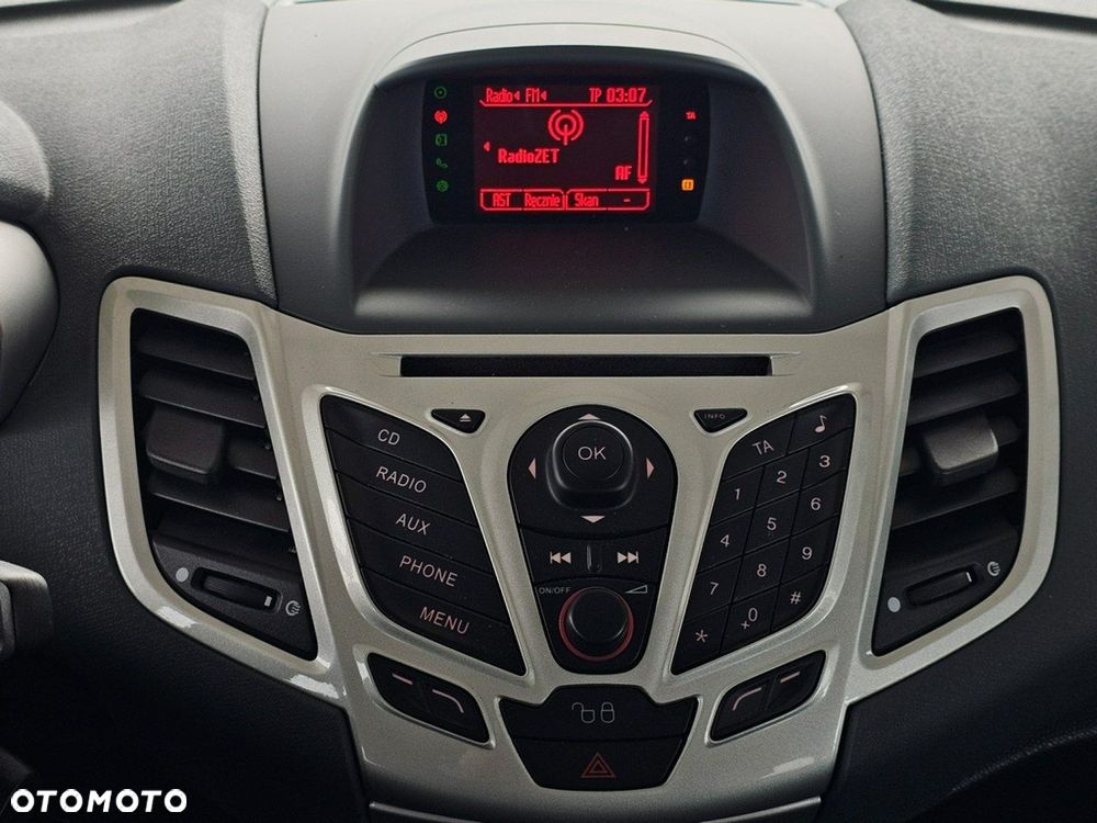 Ford Fiesta 1.25 Titanium X - 23