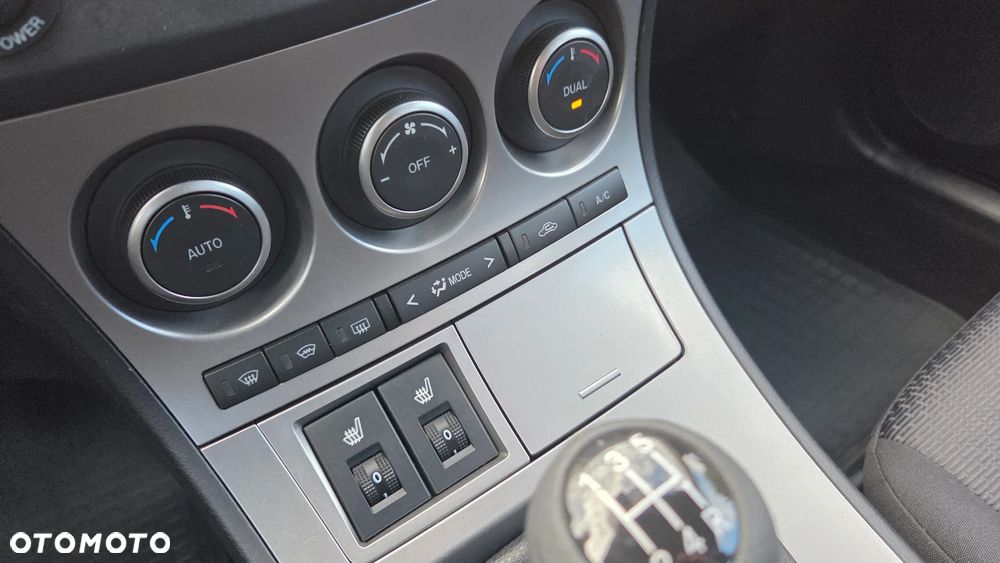 Mazda 3 1.6 Active + - 8