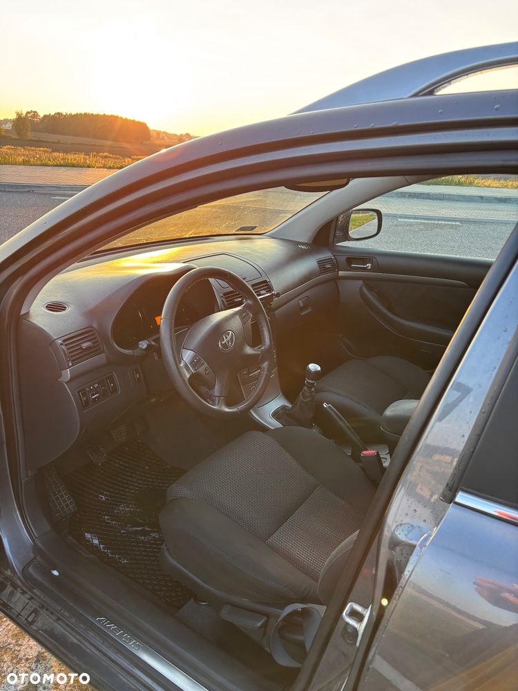 Toyota Avensis 2.2 D-4D Sol Plus - 6