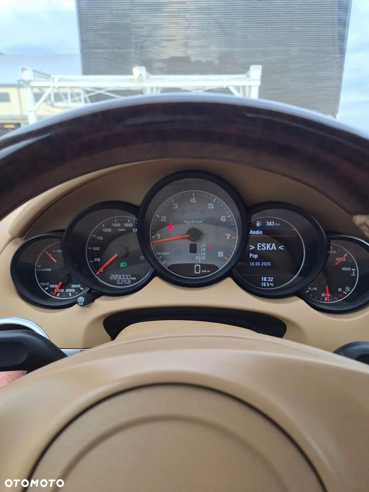 Porsche Cayenne - 15