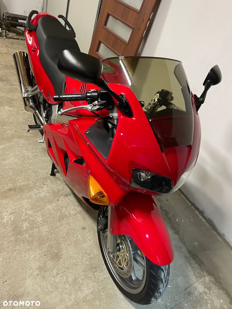 Honda VFR - 36