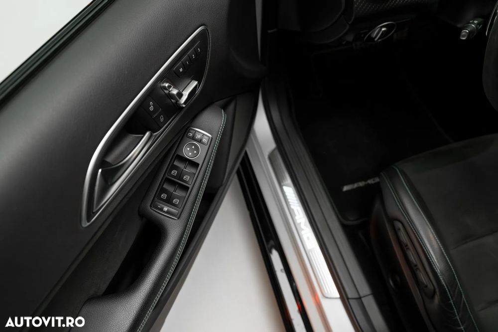 Mercedes-Benz A 45 AMG 4Matic AMG Speedshift 7G-DCT PETRONAS 2015 World Champion Edition - 13