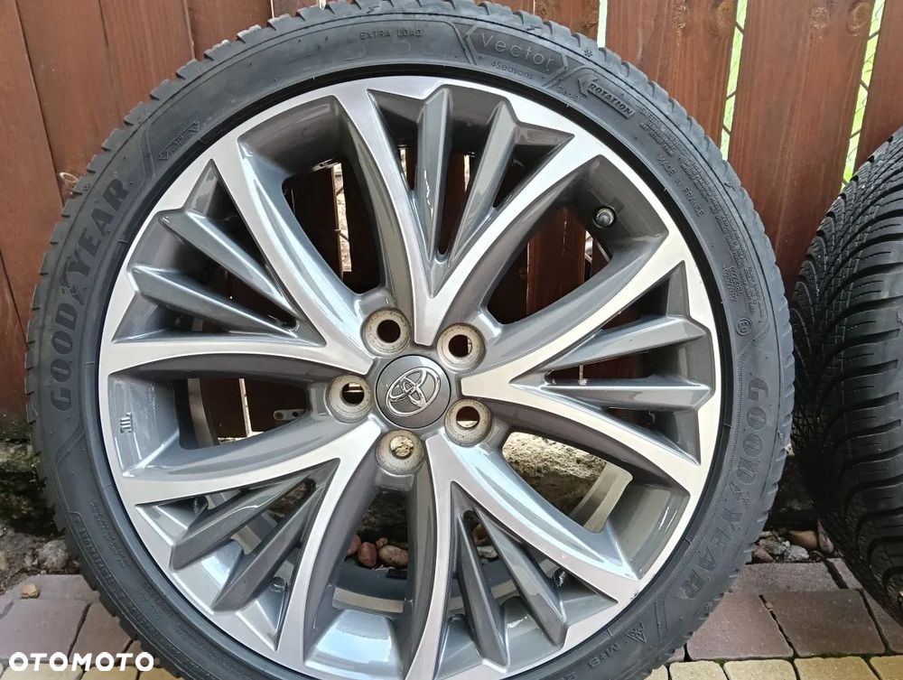 TOYOTA YARIS 19-24r Koła z Oponami Zimowymi 205/45 R17 GOGDYEAR 21/22r - 2