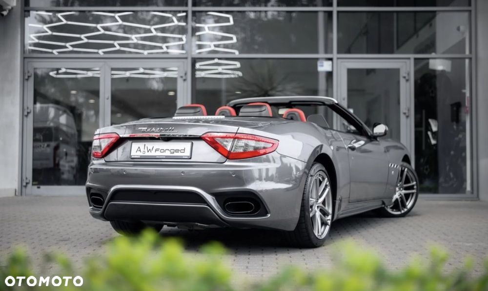 Maserati GranCabrio Sport - 12