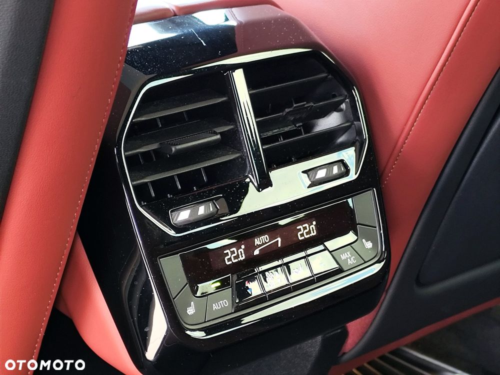 BMW iX xDrive40 76.6kWh - 9