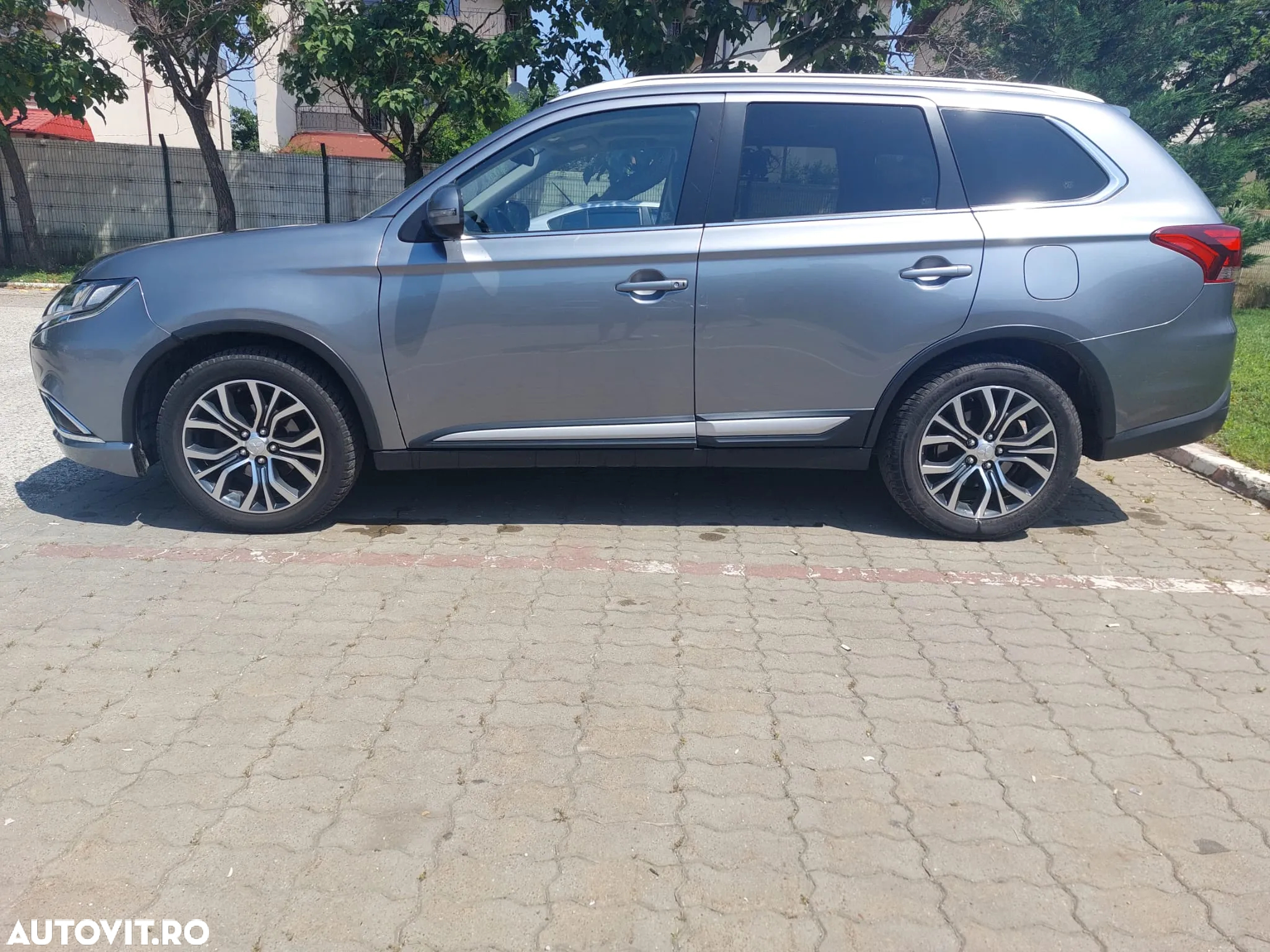 Mitsubishi Outlander 2.2 Litre DI-D AWD Intense Aut. - 11