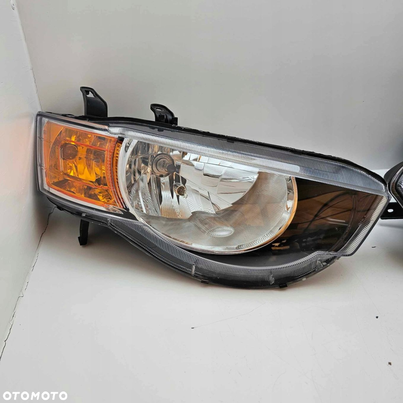MITSUBISHI COLT VI 6 LIFT LAMPA PRZEDNIA PRZÓD LEWA PRAWA - 2